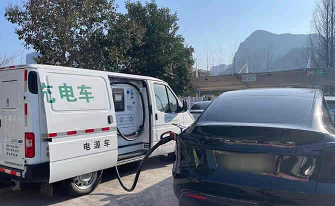 城口汽车搭电