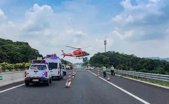 城口高速公路汽车救援案例